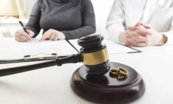 استشارة محامي طلاق في المدينة المنورة